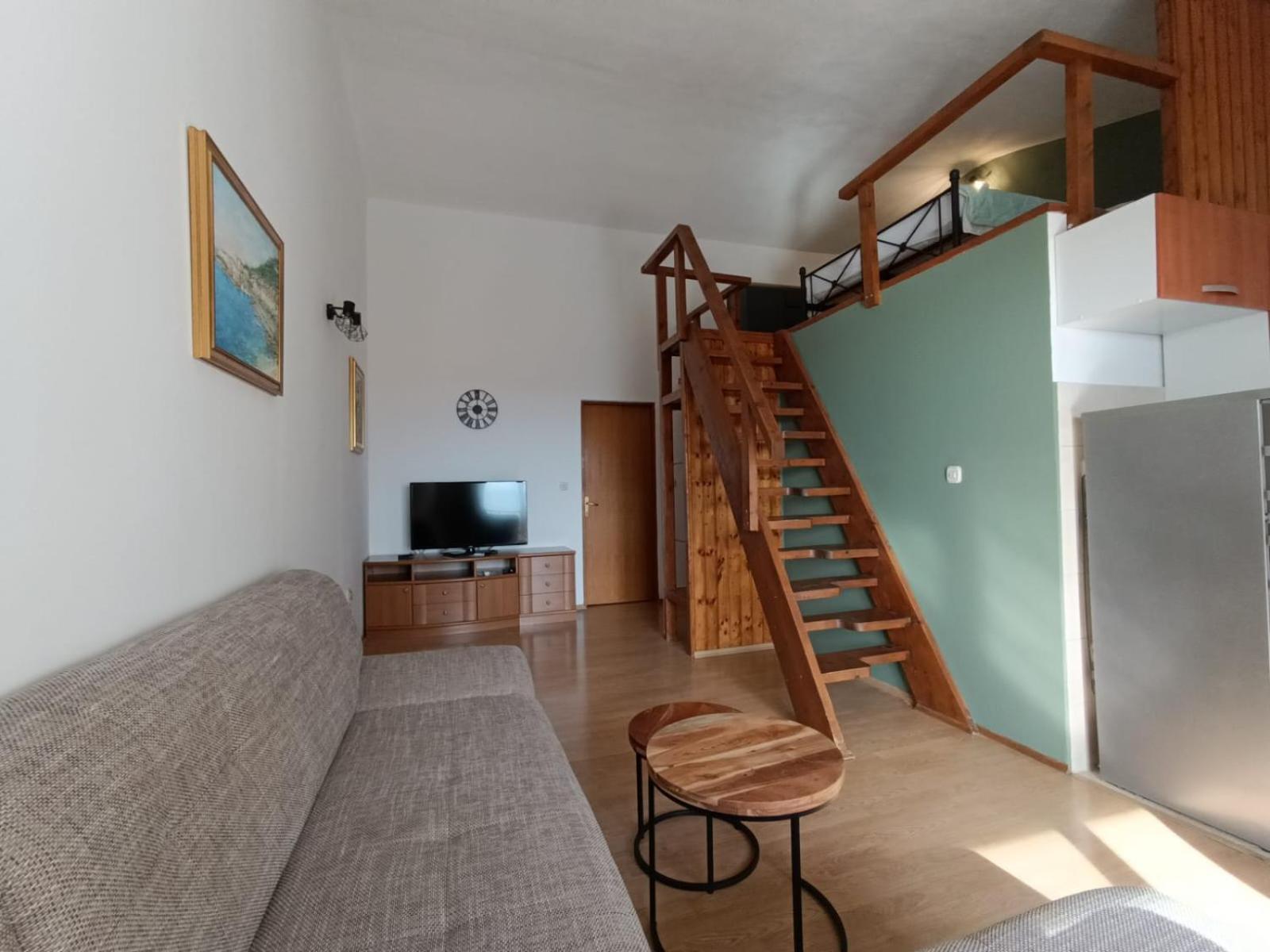 Apartmani Miki Podgora Eksteriør billede